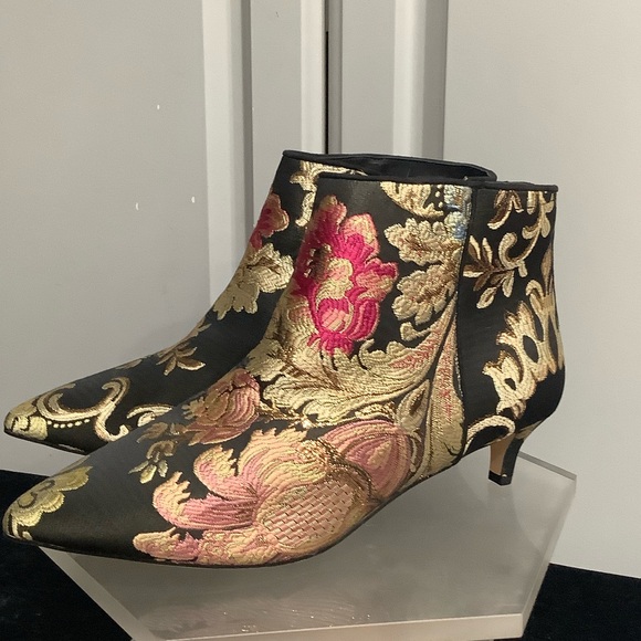 COMFORTVIEW Women’s The Meredith Bootie Floral Embroidered Ankle Boots 10W - Picture 9 of 15